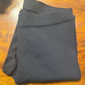 Alo Yoga Ribbed High-Waist 7/8 Blissful Legging - black